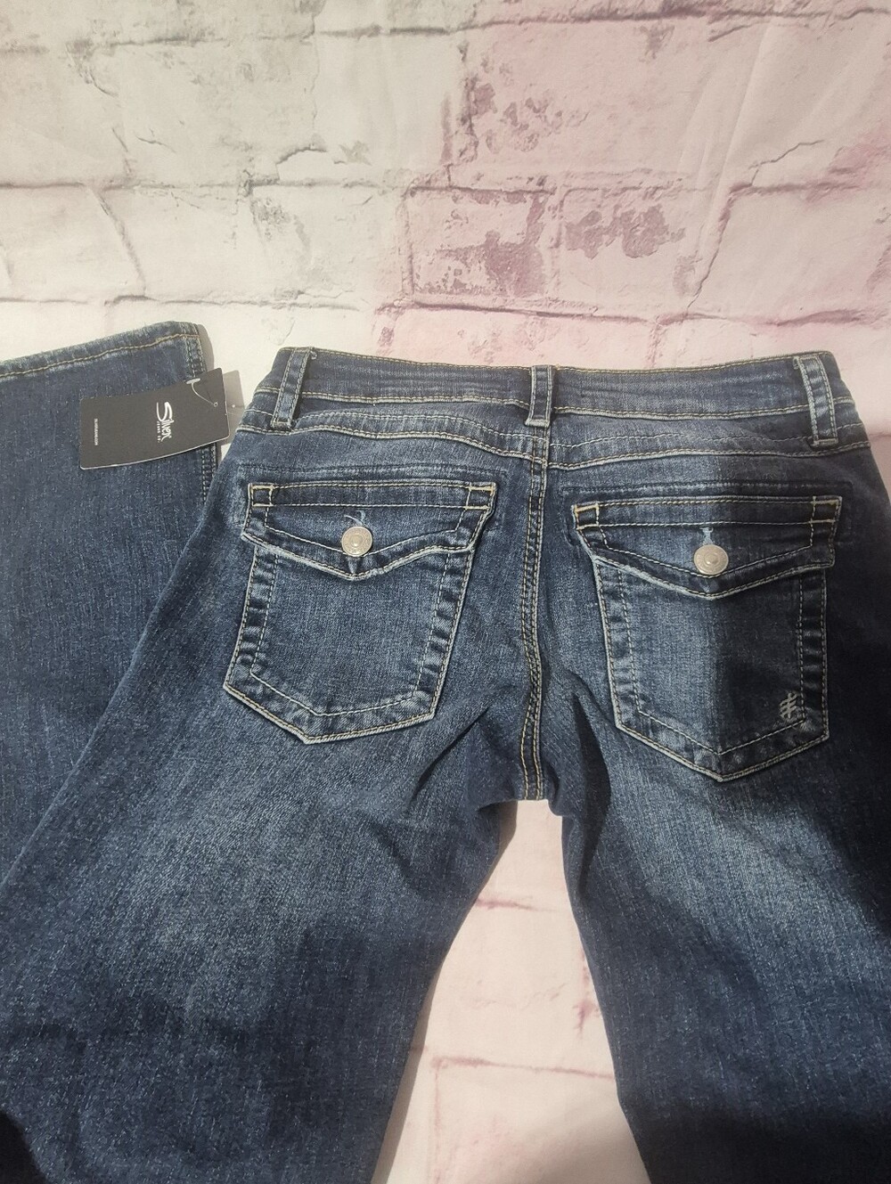 Silver Jeans - Picture 6 of 7